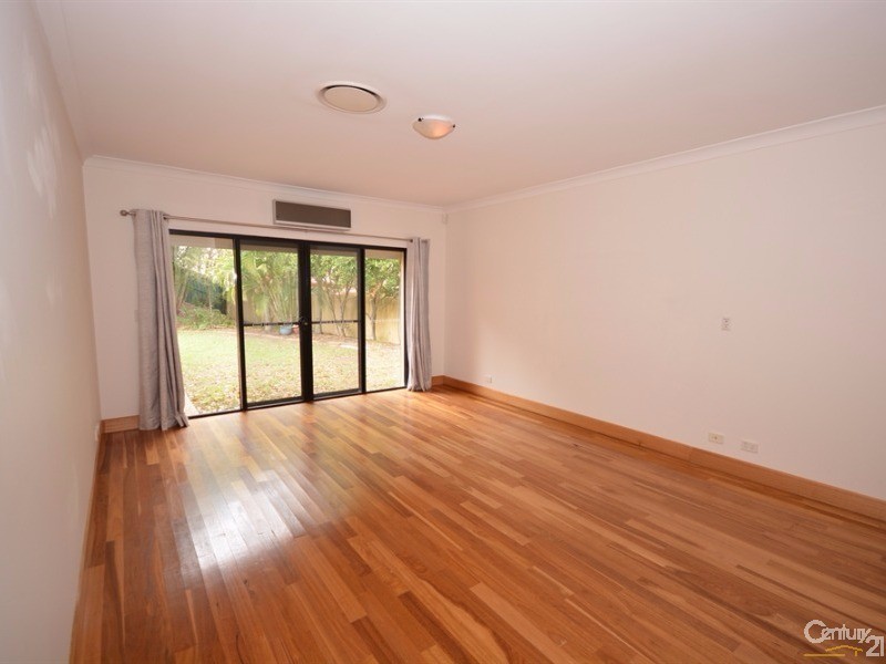 3152 Riverleigh Drive, Hope Island QLD 4212