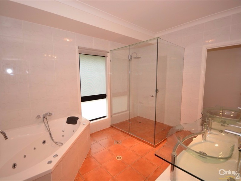 3152 Riverleigh Drive, Hope Island QLD 4212