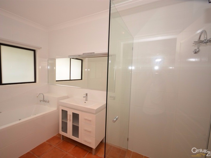 3152 Riverleigh Drive, Hope Island QLD 4212