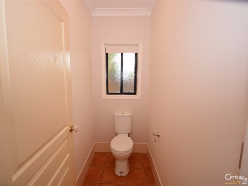 3152 Riverleigh Drive, Hope Island QLD 4212