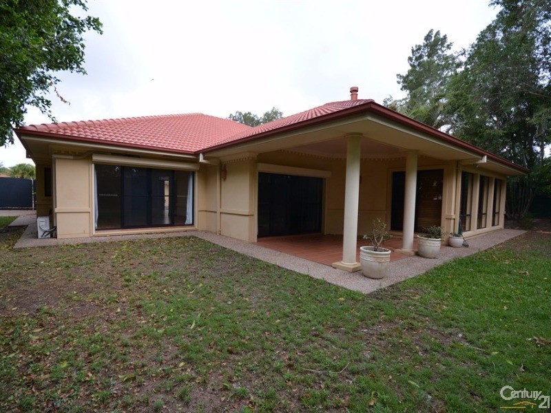 3152 Riverleigh Drive, Hope Island QLD 4212