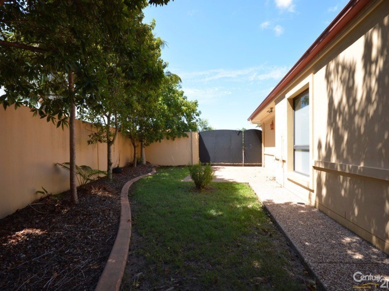 3152 Riverleigh Drive, Hope Island QLD 4212