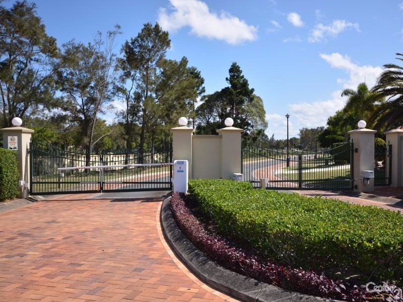 3152 Riverleigh Drive, Hope Island QLD 4212