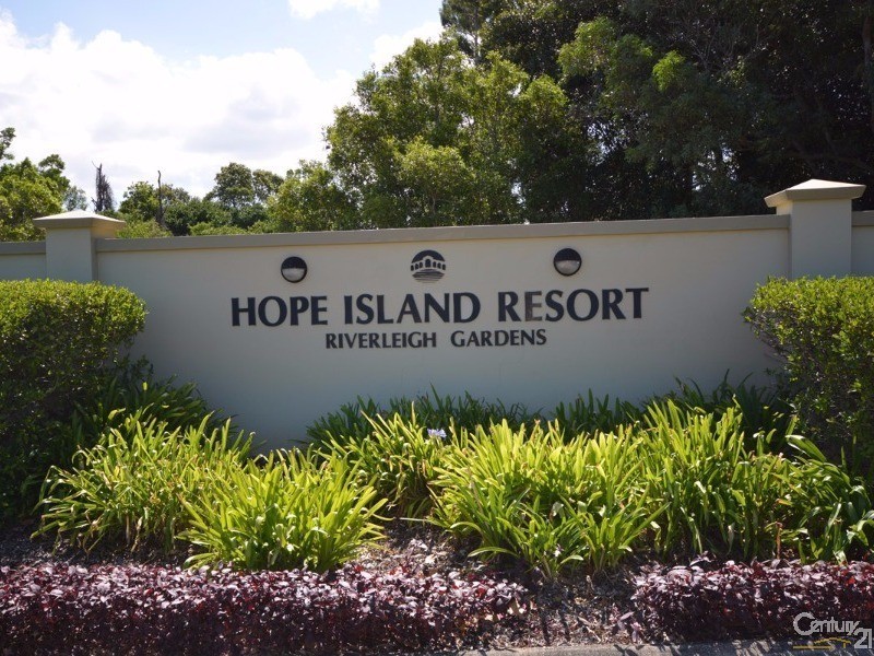 3152 Riverleigh Drive, Hope Island QLD 4212