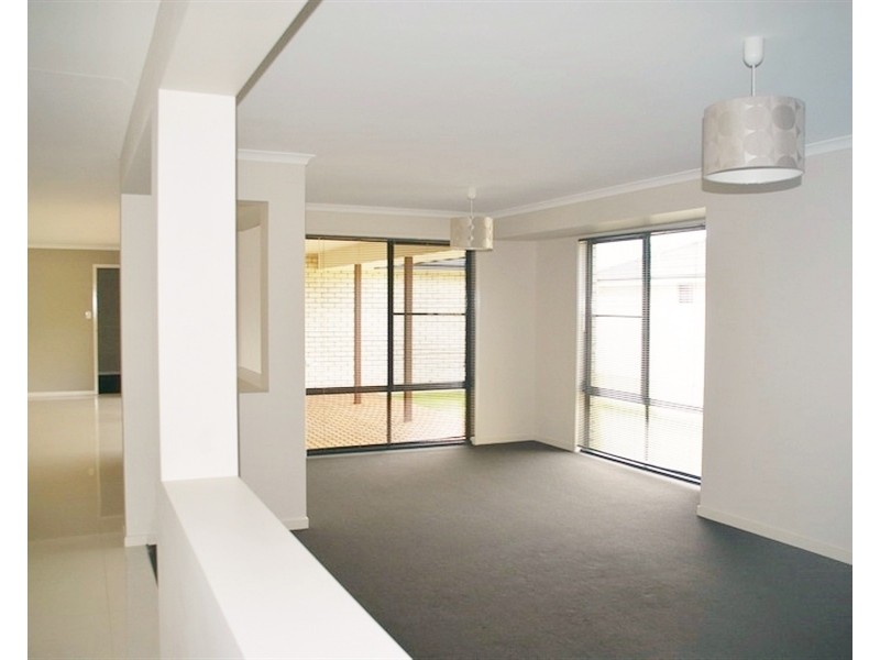 20 Breakspear Road, Molendinar QLD 4214