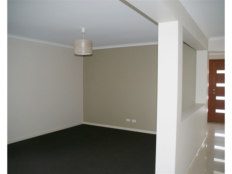 20 Breakspear Road, Molendinar QLD 4214