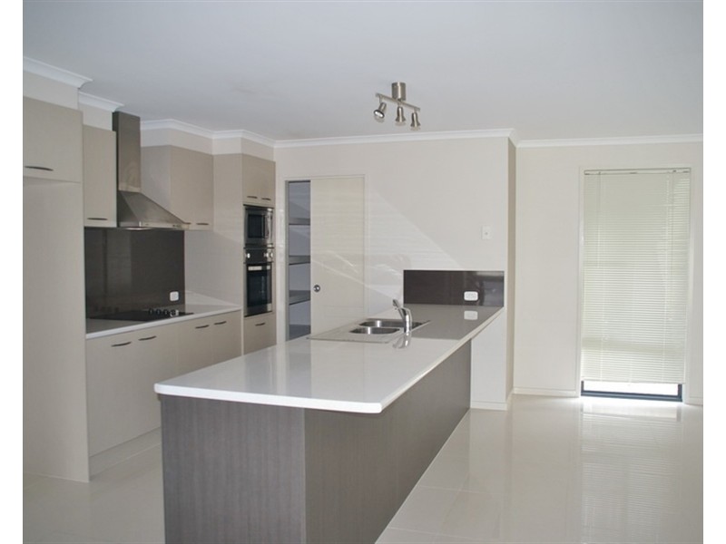 20 Breakspear Road, Molendinar QLD 4214