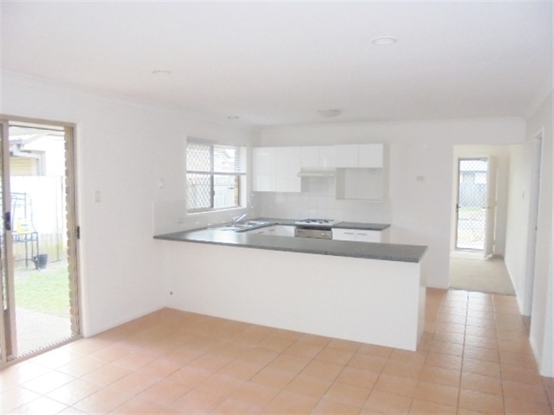 8 Bernini Drive, Coombabah QLD 4216