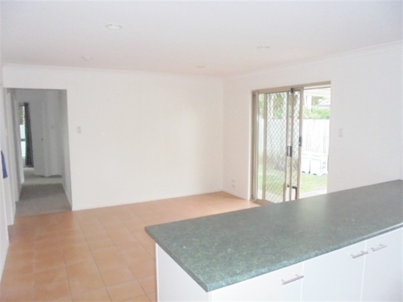 8 Bernini Drive, Coombabah QLD 4216