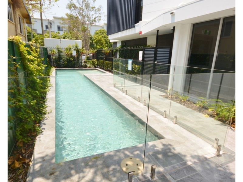 14-16 Bright Avenue, Labrador QLD 4215