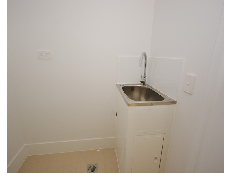 14-16 Bright Avenue, Labrador QLD 4215