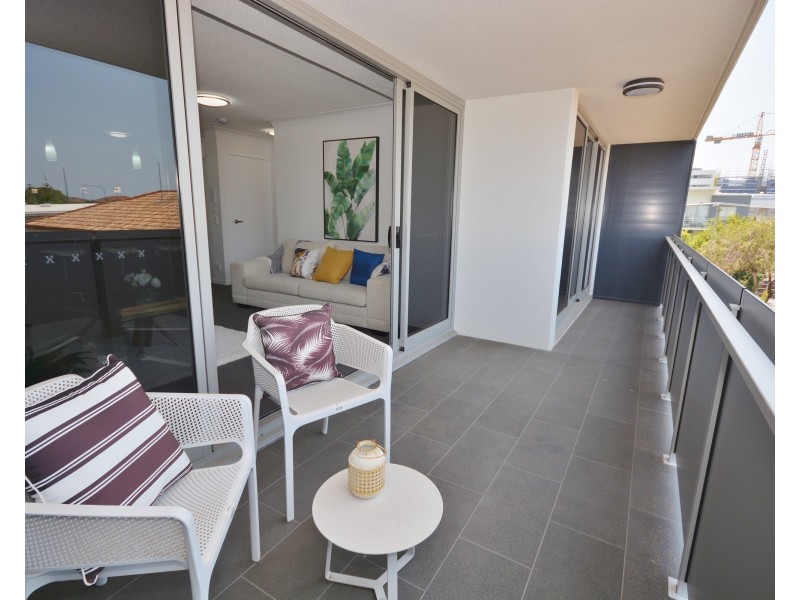 14-16 Bright Avenue, Labrador QLD 4215