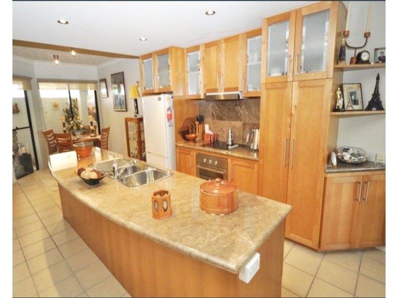 31 Railway Street, Southport QLD 4215