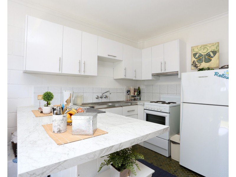 5 Adori Street, Chevron Island QLD 4217