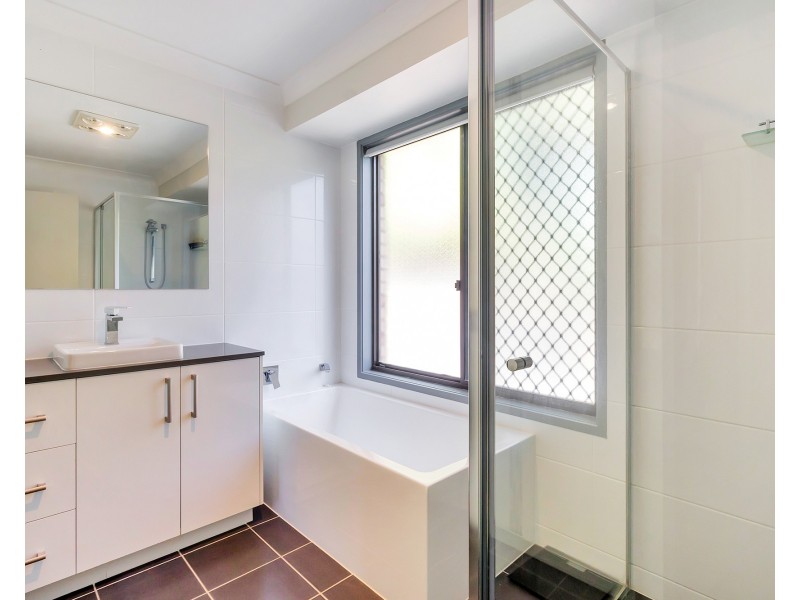 128 Discovery Drive, Helensvale QLD 4212