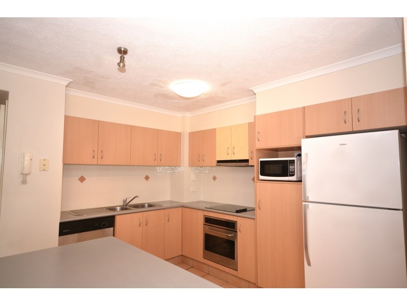 6/8-10 Lloyd Street, Southport QLD 4215