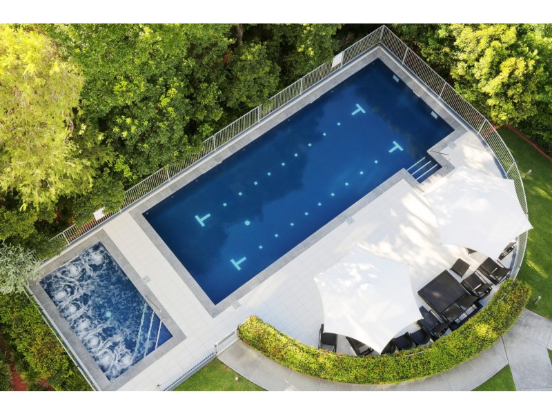 6 Aqua Street, Southport QLD 4215