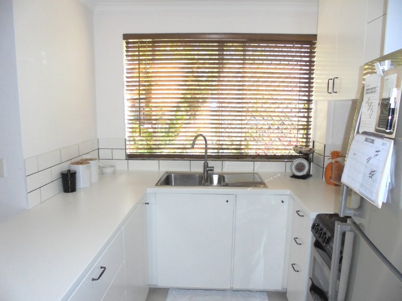 2/210 Scarborough Street, Southport QLD 4215