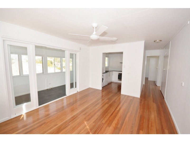 19 Broadwater Street, Runaway Bay QLD 4216