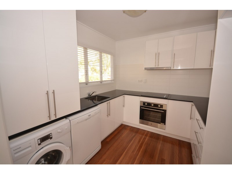 19 Broadwater Street, Runaway Bay QLD 4216