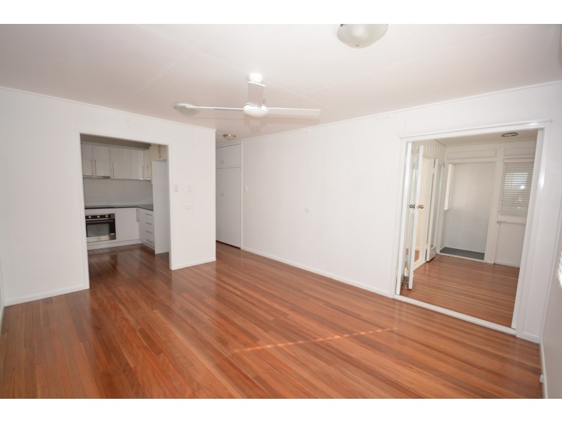 19 Broadwater Street, Runaway Bay QLD 4216