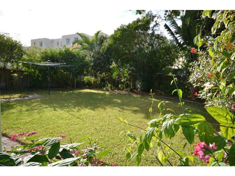 19 Broadwater Street, Runaway Bay QLD 4216