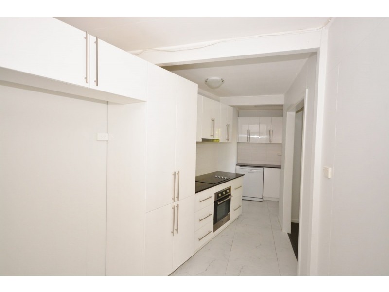 19 Broadwater Street, Runaway Bay QLD 4216