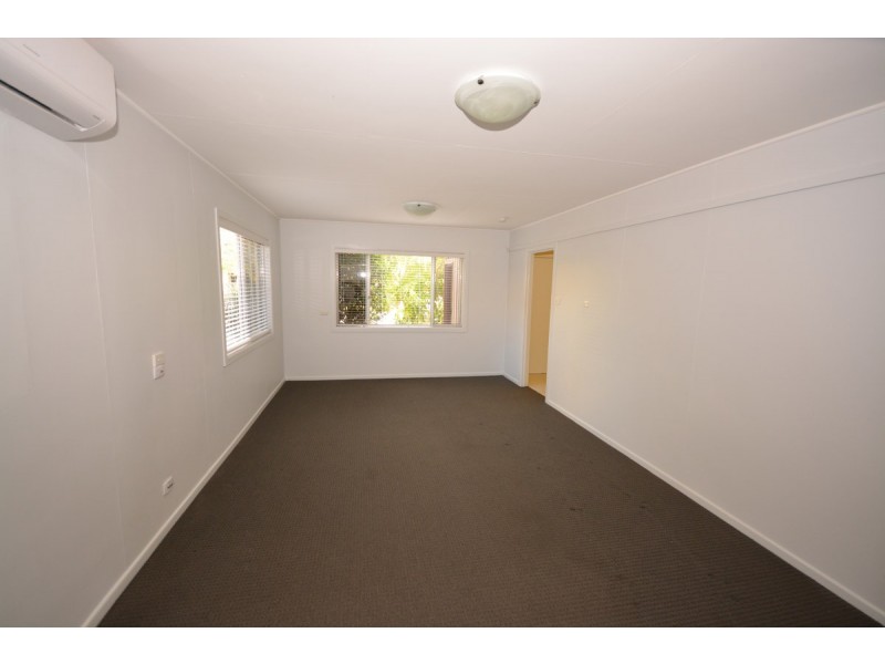 19 Broadwater Street, Runaway Bay QLD 4216