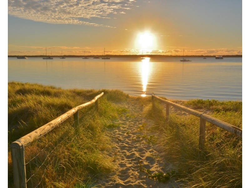 33 Loder Street, Biggera Waters QLD 4216