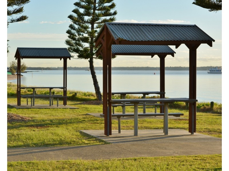 33 Loder Street, Biggera Waters QLD 4216