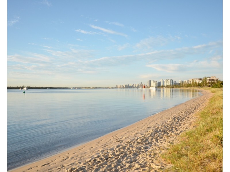 33 Loder Street, Biggera Waters QLD 4216