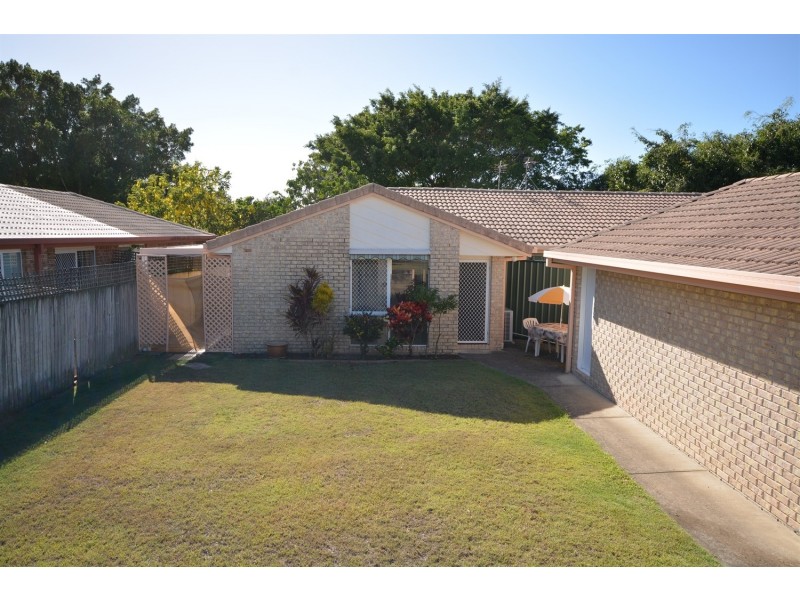 1/5 Liam Court, Labrador QLD 4215