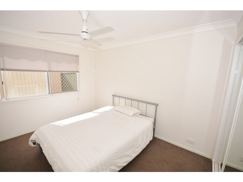 1/5 Liam Court, Labrador QLD 4215