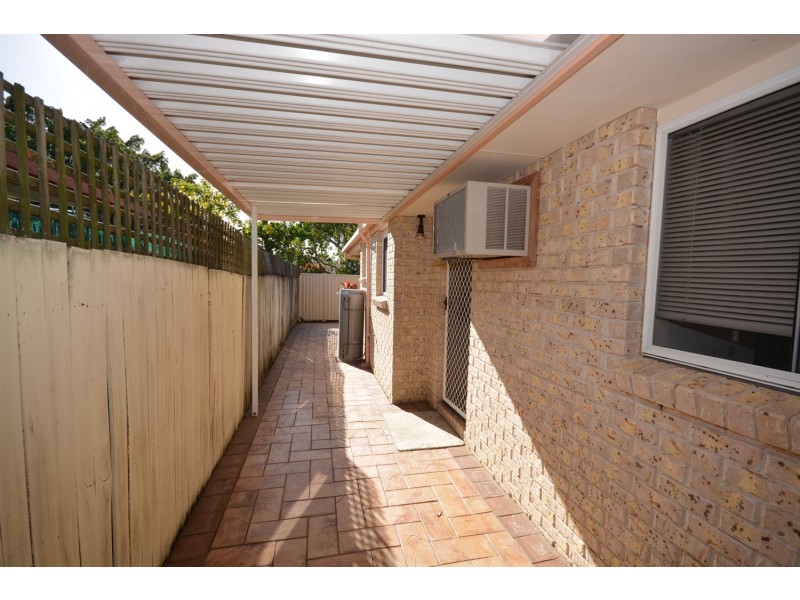 1/5 Liam Court, Labrador QLD 4215