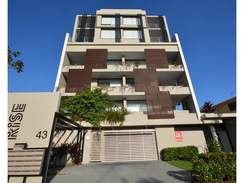 43 Lenneberg Street, Southport QLD 4215