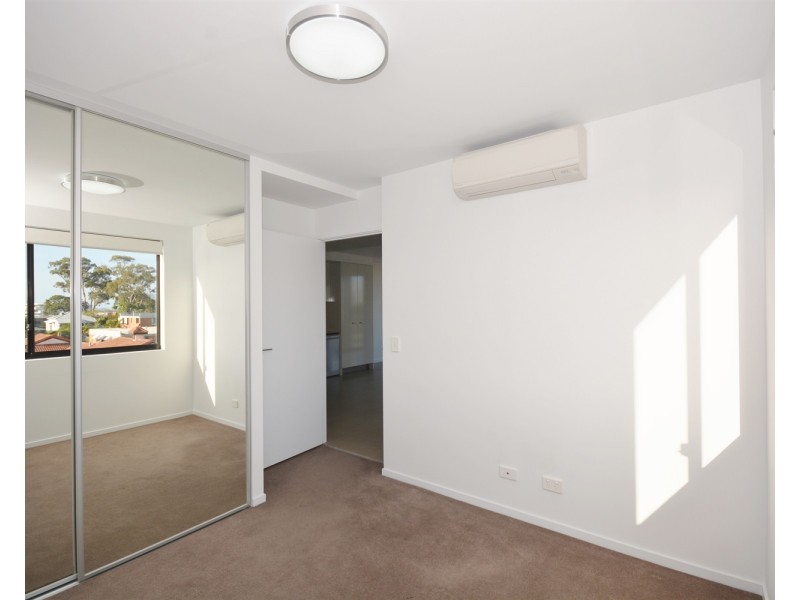 43 Lenneberg Street, Southport QLD 4215