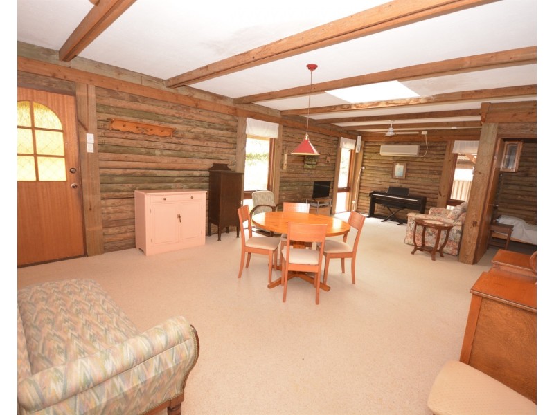 158 Bamboo Avenue, Benowa QLD 4217