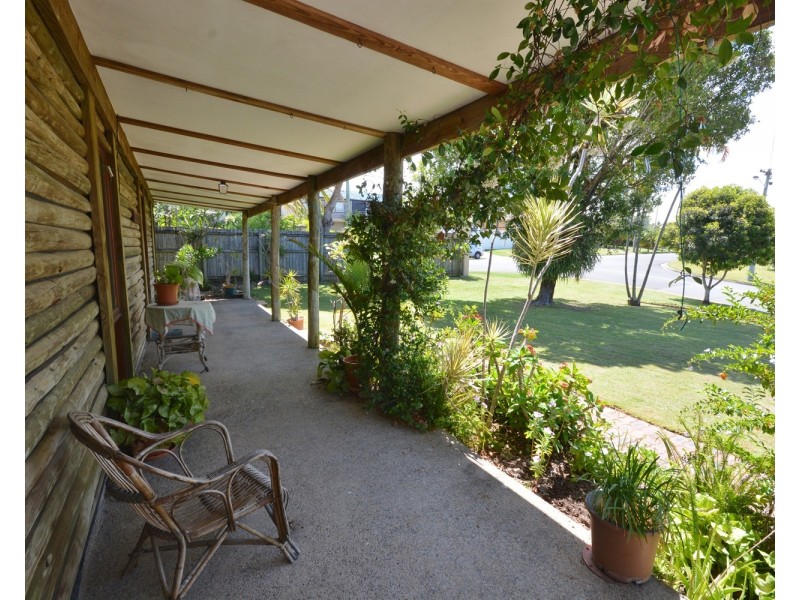 158 Bamboo Avenue, Benowa QLD 4217