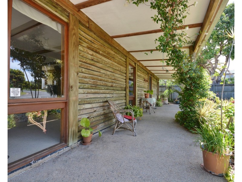 158 Bamboo Avenue, Benowa QLD 4217