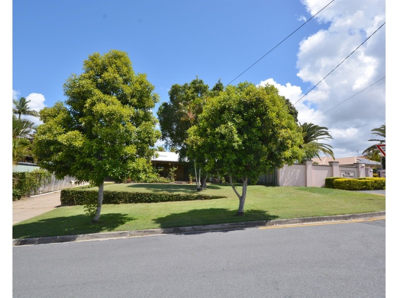 158 Bamboo Avenue, Benowa QLD 4217