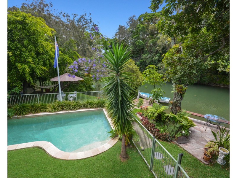 8 Sandy Court, Southport QLD 4215