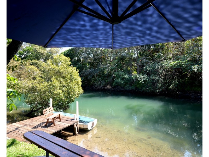 8 Sandy Court, Southport QLD 4215