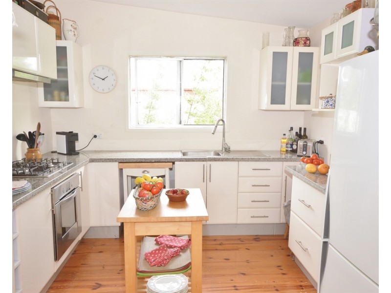 8 Sandy Court, Southport QLD 4215