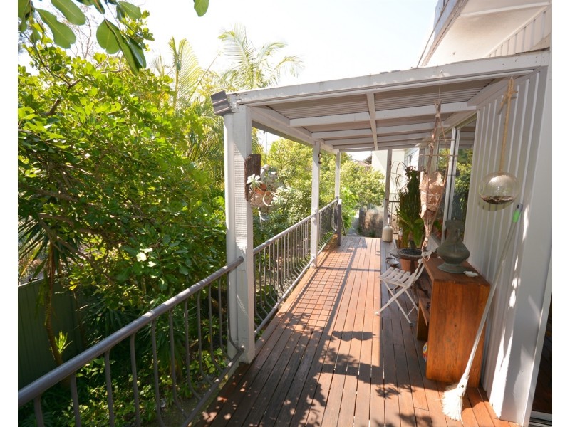 8 Sandy Court, Southport QLD 4215