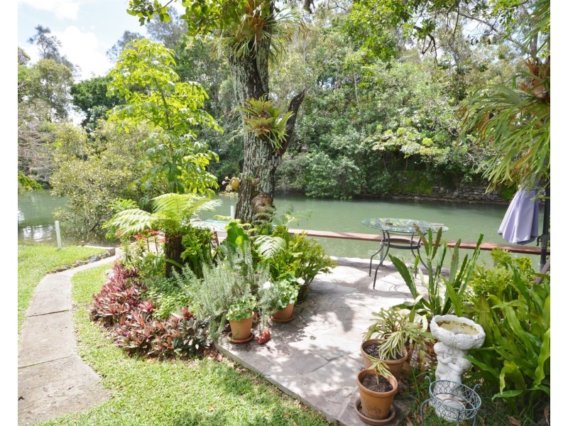 8 Sandy Court, Southport QLD 4215