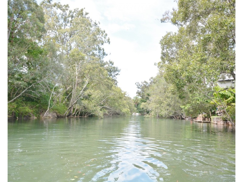 8 Sandy Court, Southport QLD 4215