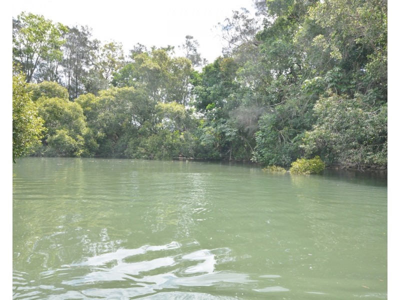 8 Sandy Court, Southport QLD 4215