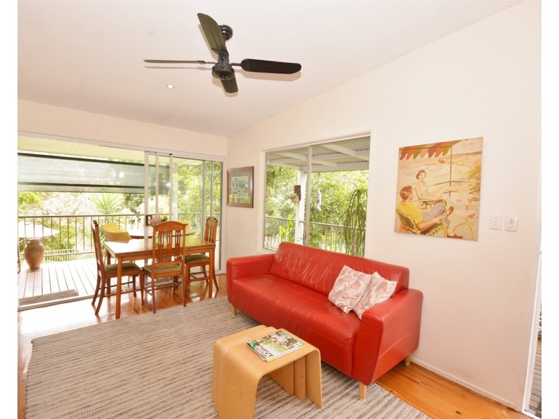 8 Sandy Court, Southport QLD 4215