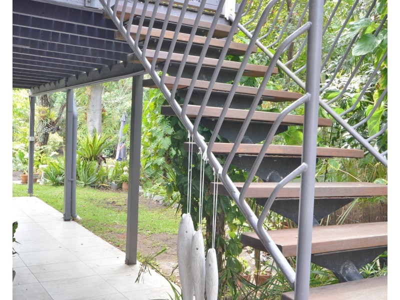 8 Sandy Court, Southport QLD 4215