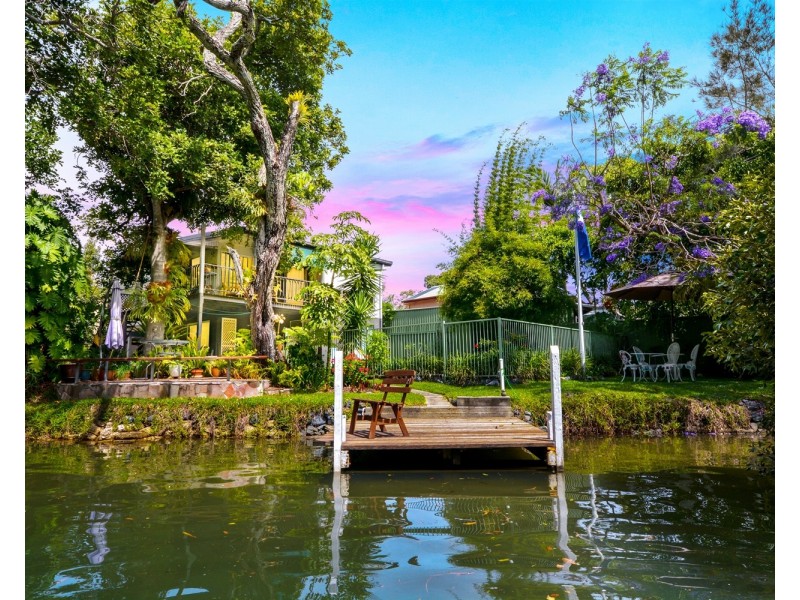 8 Sandy Court, Southport QLD 4215